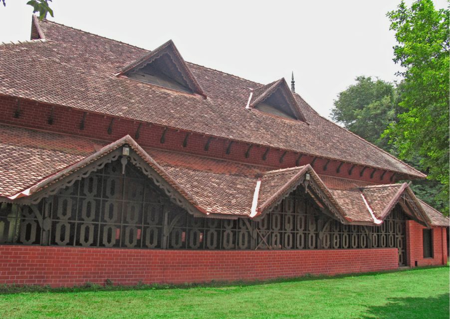 Spiritual Walk Tour Trivandrum (Guided Walking Experience) - Methan Mani: Small Landmarks, Purposeful Stops
