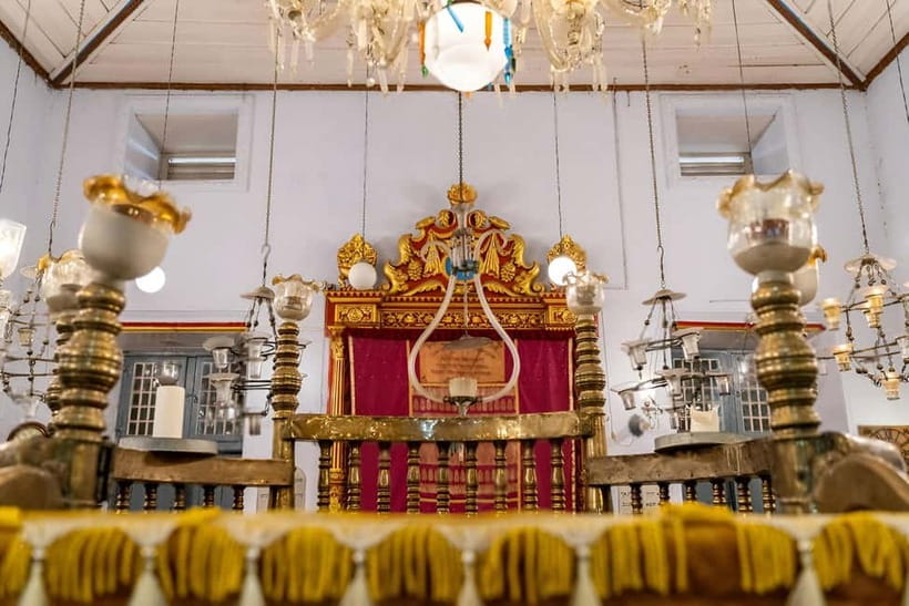 Stories of Jew Town: Guided Heritage Walk in Kochi - Paradesi Synagogue: the centerpiece with Belgian glass chandeliers