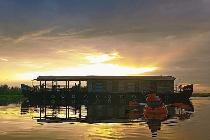 Sunset Cruise with Village Life and Local Food - Bay Island Driftwood Museum: A Quick Culture Stop Before the Water