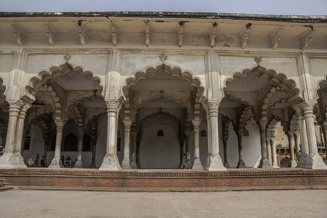 Taj Mahal sunrise and Agra Overnight Tour from Bangalore - Agra Fort: more than a photo stop