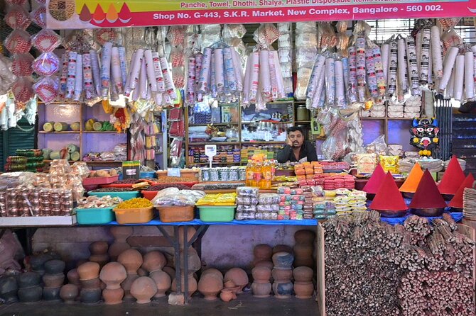 Tipu Palace + Koté Vishnu + Fort + KR Market + Jain Temple = Bengaluru Pété Walk - Who This Walk Suits Best (and Who Should Consider a Taxi)
