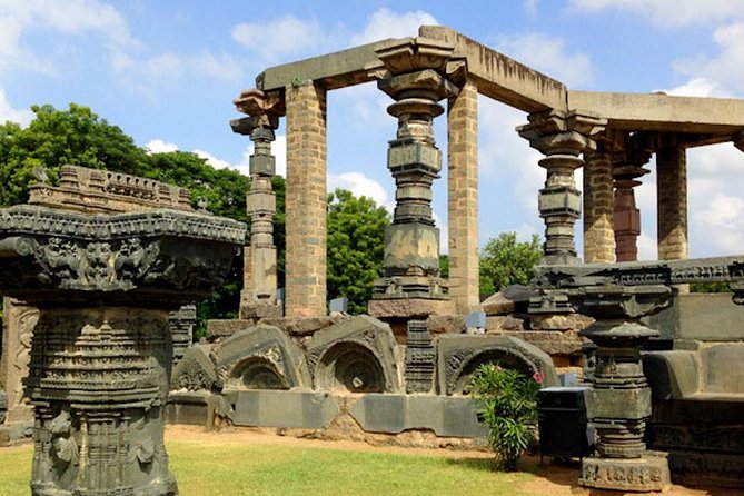World heritage Ramappa temple & Kohinoor diamond tour from Hyderabad by car - Stop 3: Thousand Pillar Temple for Fast Architectural Spotting